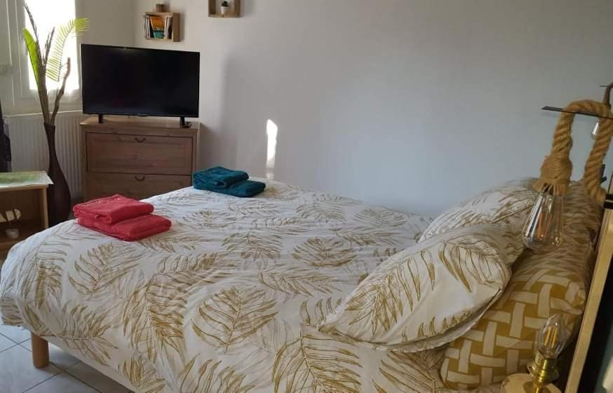 Le Kalarino Bed & Breakfast Saint-Remeze Bagian luar foto